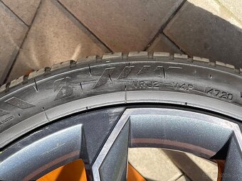 EXTREME GRAU orig.skoda225 40 R19 5x112 7,5j x19 ET 51 VW - 9