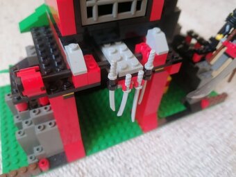 Lego Robber's Retreat zo série Ninja z roku 1998 - 9