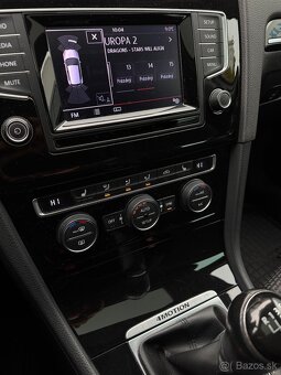 Volkswagen Golf VII 2.0 TDi 110KW 4x4 biela perleť,panoráma - 9