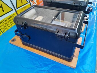 Voltmeter,ampérmeter,smaltované tabuľky. - 9