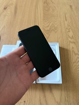 iPhone SE 2020 64 gb Black v záruke - 9