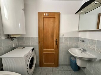 Dispozične výnimočný 2,5-izbový byt v centre mesta - 9