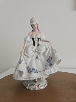 Krásna porcelánová soška Royal dux - 9