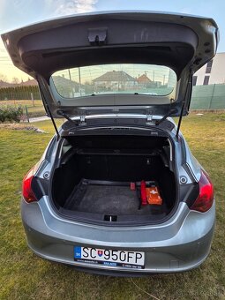 Astra J 1.4 benzín,  112000km - 9