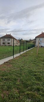 Montáž oplotenia... - 9