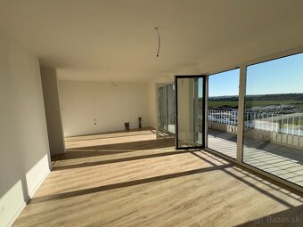 Prenajmem nový luxusný 2.izbový byt na Cisárkach Sereď - 9