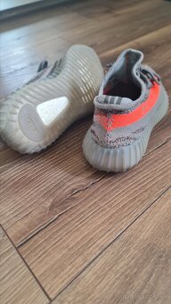 Yeezy Boost 350 V2, Nike LeBron 19 Bred - 9
