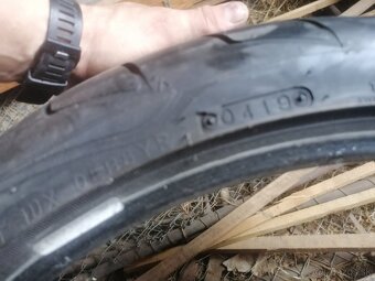 225/35 r19 - 9