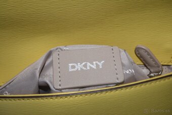 DKNY crossbody kožená kabelka - 9