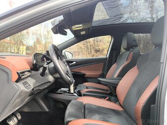 VW ID.4 150KW / ŤAŽNÉ / TEPELKO / PANO / MATRIX / 360 KAMERA - 9