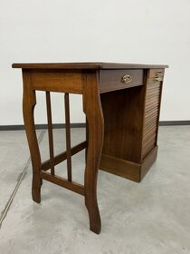 Písací stolík s roletou - 9