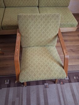 Staré retro drevené pohodlné kreslá na renováciu - 9