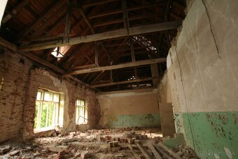 Renesančný kaštieľ z r. 1610 s parkom 119 488 m2 - 9