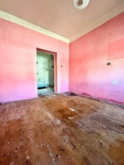 Na predaj rodinný dom s projektom na rekonštrukciu v Mýtnej - 9