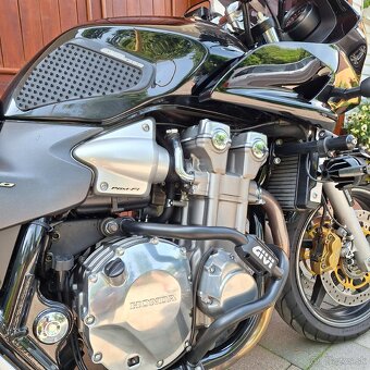 Honda CB 1300 SA - 9