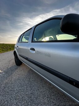 Renault Clio - 9