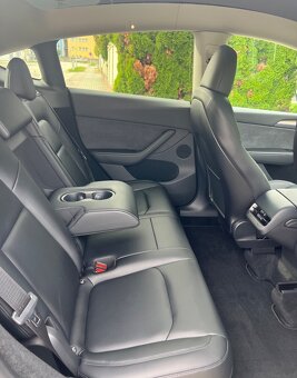 Tesla Model Y Long Range AWD 4x4 / V záruke - 9