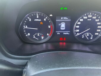 Hyundai i30 kombi 1.6crdi 85KW M6 RV2021 - 9