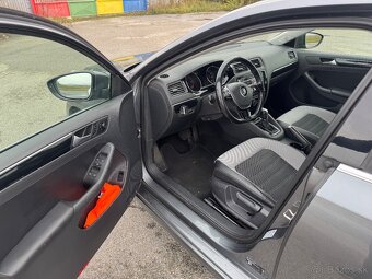 Volkswagen JETTA 2.0TDI - 9