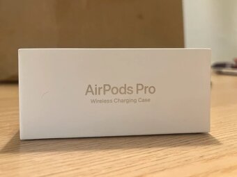Apple AirPods Pro - 9