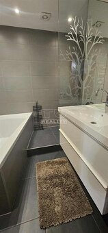 Prenájom 2-izbový byt s loggiou a parkovaním – Poprad,... - 9