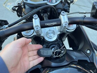 Triumph Tiger 800 - 9