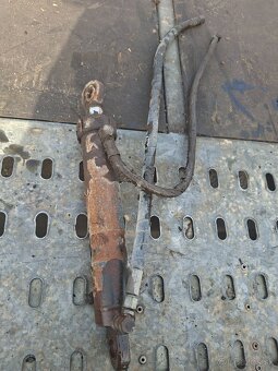 ROZPREDAM TRAKTOR ZETOR 6245,7245 PO CASTIACH,NA DIELY - 9