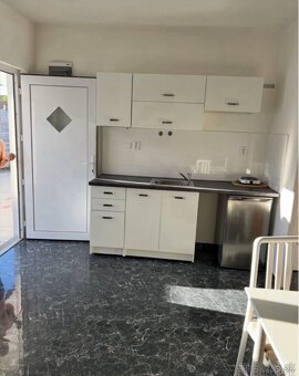 Dom s 5 apartmánmi Nitra časť Lužianky - 9