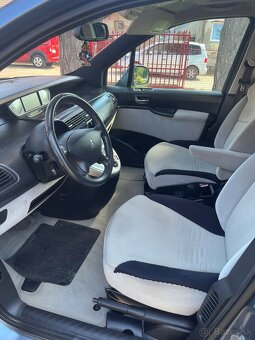 Peugeot 807 2,0HDI AT6 120KW 7M - 9