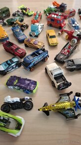 Hotwheels - 9
