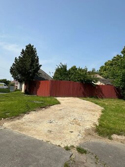 Starší RD , pozemok 389 m2 v Seredi- centrum - 9