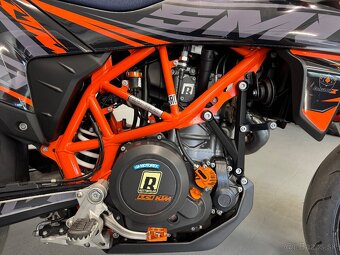KTM 690 SMC-R 2023 - 9