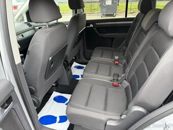 ►VW TOURAN 1,6 MPI FREESTYLE- 7 MÍST, PARK. SENZORY, NAVI ◄ - 9
