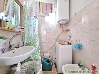 Ihneď obývateľný rodinný dom na rozľahlom pozemku na okraj - 9