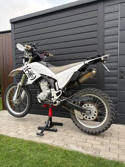 🏍️ Yamaha WR250R – špičkový dualsport, top stav, po servise - 9