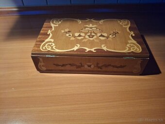 Starozitna sperkovnica - 9