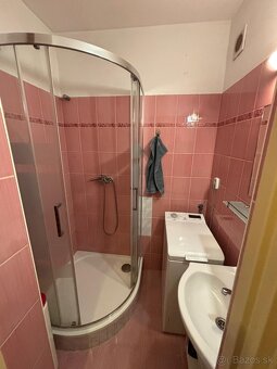 Predám 2-izbový byt v Brezne - 9