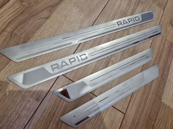 OCHRANNE DEKORACNE LISTY NA PRAHY DVERI - 9