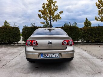 Volkswagen Passat B6 sedan Highline 2.0TDI 103 kw - 9