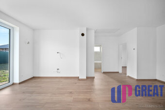 PREDAJ 3 izb. bytov v rodinnom dome, Macov, všetky IS - 9