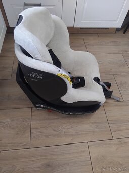 Predám autosedačku Britax Römer Dualfix M i-size do 18kg - 9