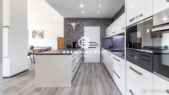 6 IZBOVÝ BUNGALOV S BAZÉNOM V KRÁSNEJ NA BREHU - 9