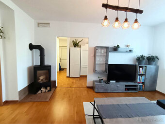 Predaj 2 izbového zrekonštruovaného zariadeného tehlového by - 9