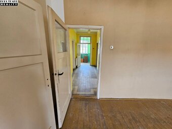 Predáme rodinný dom vo Váhovciach na rožnom pozemku - 9