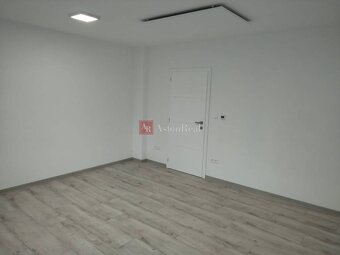 Predaj:Prerobený 5-izbový RODINNÝ DOM, pozemok 547 m2, Marti - 9