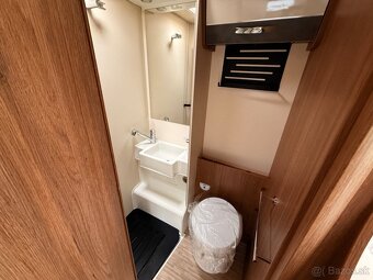 OBYTNÝ AUTOMOBIL MILLER TORONTO - 9