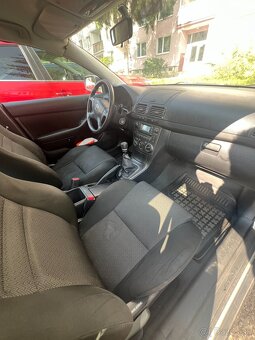 Predám Toyota Avensis 2.0 D-4D - spoľahlivý sedan na predaj - 9