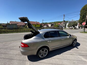 Škoda Superb 2.0 TDI CR 170k DSG - 9