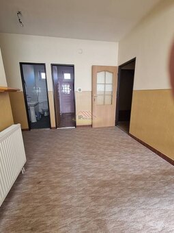 Predaj priestranného 4i RD s garážou, altánkom a veľkou záhr - 9