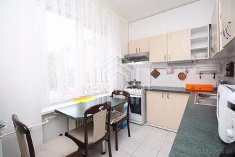 3 iz. byt blízko RAČIANSKEHO Mýta, tehlový dom, tichá lokali - 9